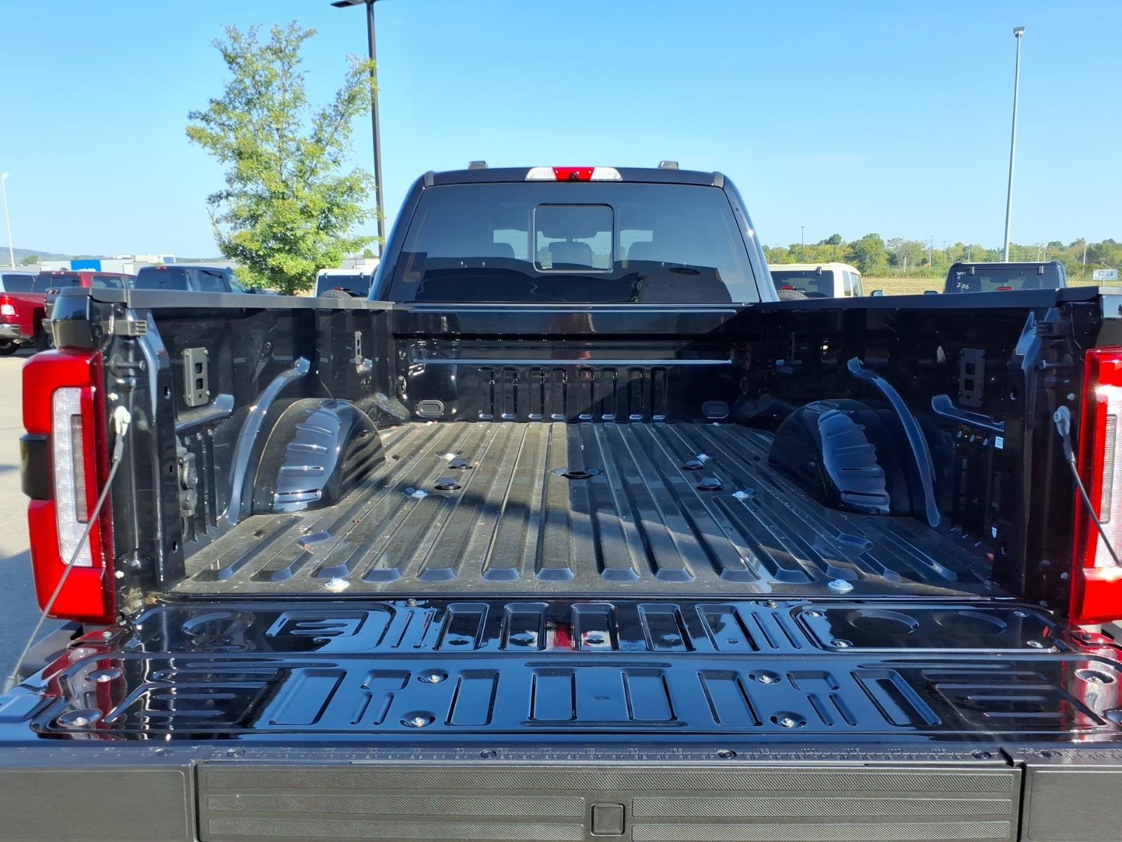 Certified 2026 Ford F450 Platinum w/ FX4 Off-Road Package AWD/4WD image 17