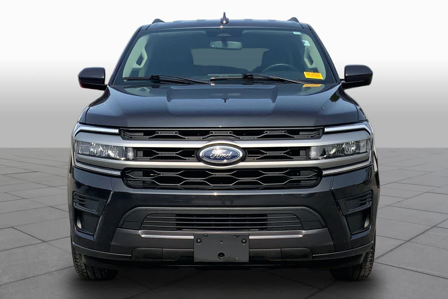 Certified 2023 Ford Expedition XLT RWD image 4