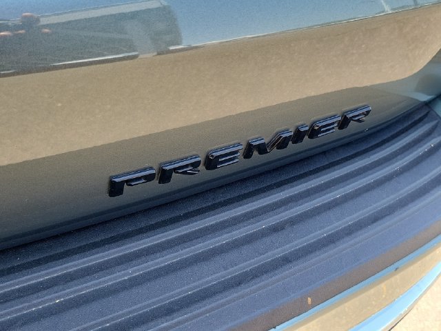 Used 2024 Chevrolet Suburban Premier w/ Premium Package 2 AWD/4WD image 10