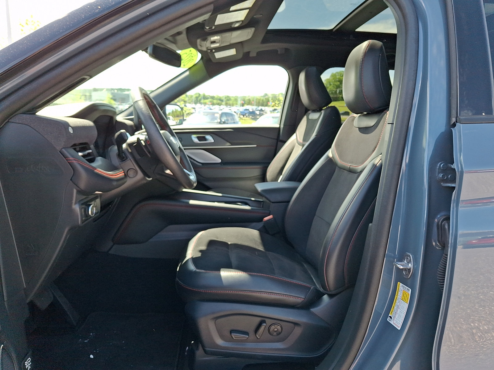 Certified 2025 Ford Explorer ST AWD/4WD image 13