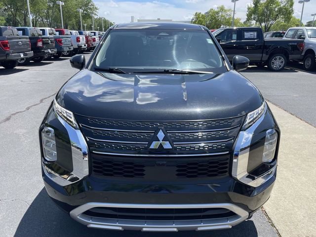 Used 2023 Mitsubishi Outlander SE FWD image 2