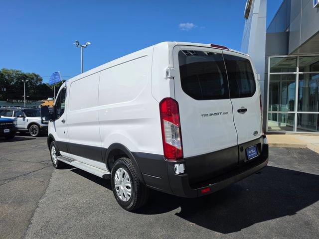Certified 2025 Ford Transit 250 Low Roof w/ Exterior Upgrade Package RWD image 32
