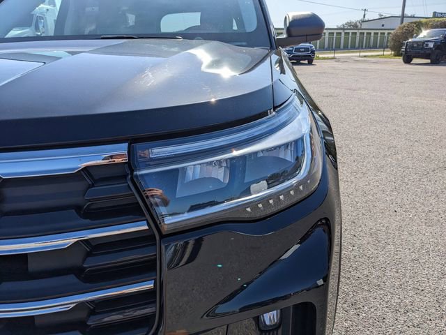 Certified 2025 Ford Explorer Active w/ Active Comfort Package AWD/4WD image 9