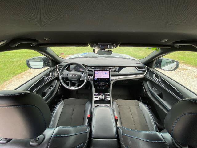 Used 2024 Jeep Grand Cherokee Trailhawk AWD/4WD image 24