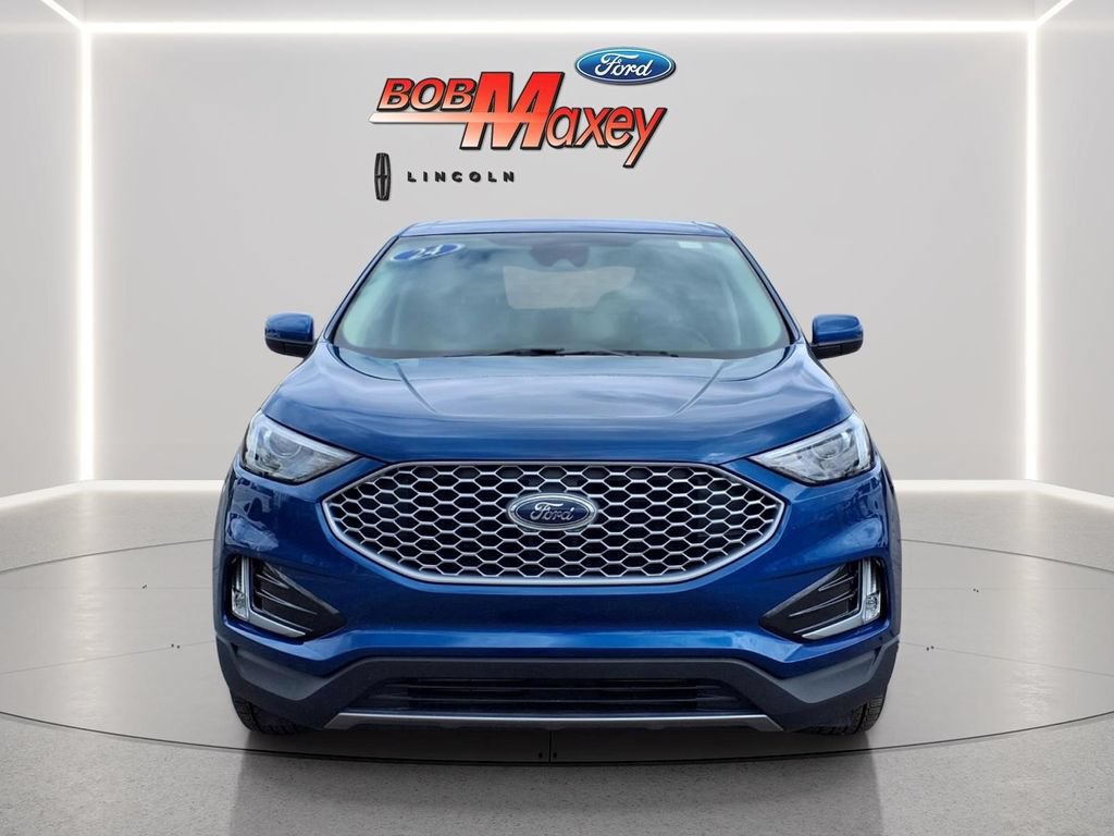Certified 2024 Ford Edge SEL w/ Convenience Package AWD/4WD image 2