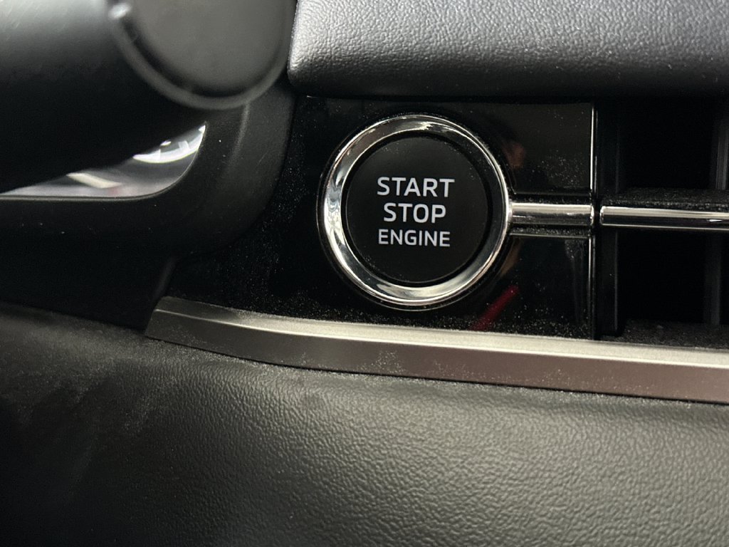 Used 2025 Mitsubishi Outlander SE FWD image 23