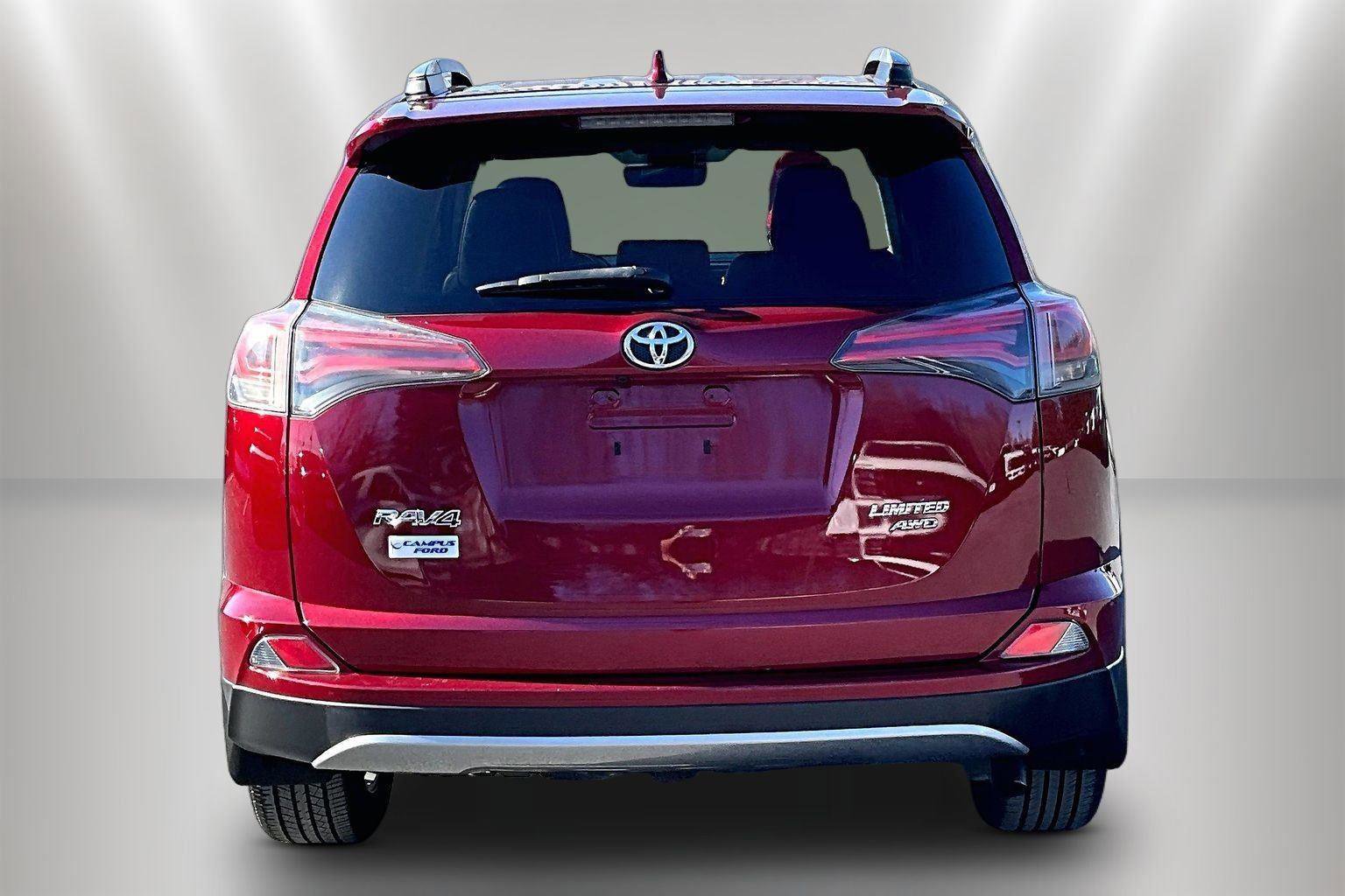 Used 2018 Toyota RAV4 Limited image 4
