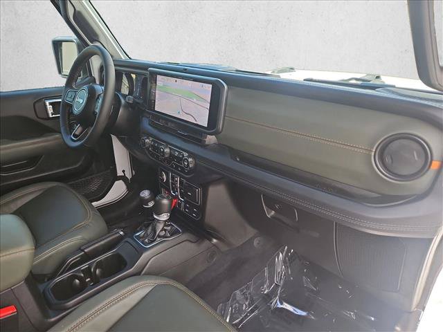 Used 2025 Jeep Gladiator Mojave AWD/4WD image 21