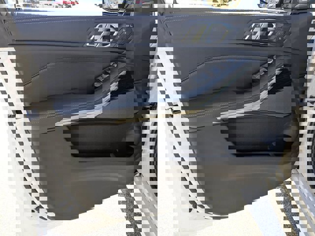 Used 2025 BMW X7 xDrive40i w/ M Sport Package image 12