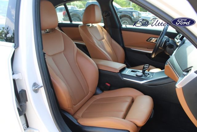 Used 2022 BMW 330i Sedan w/ Premium Package 2 RWD image 11