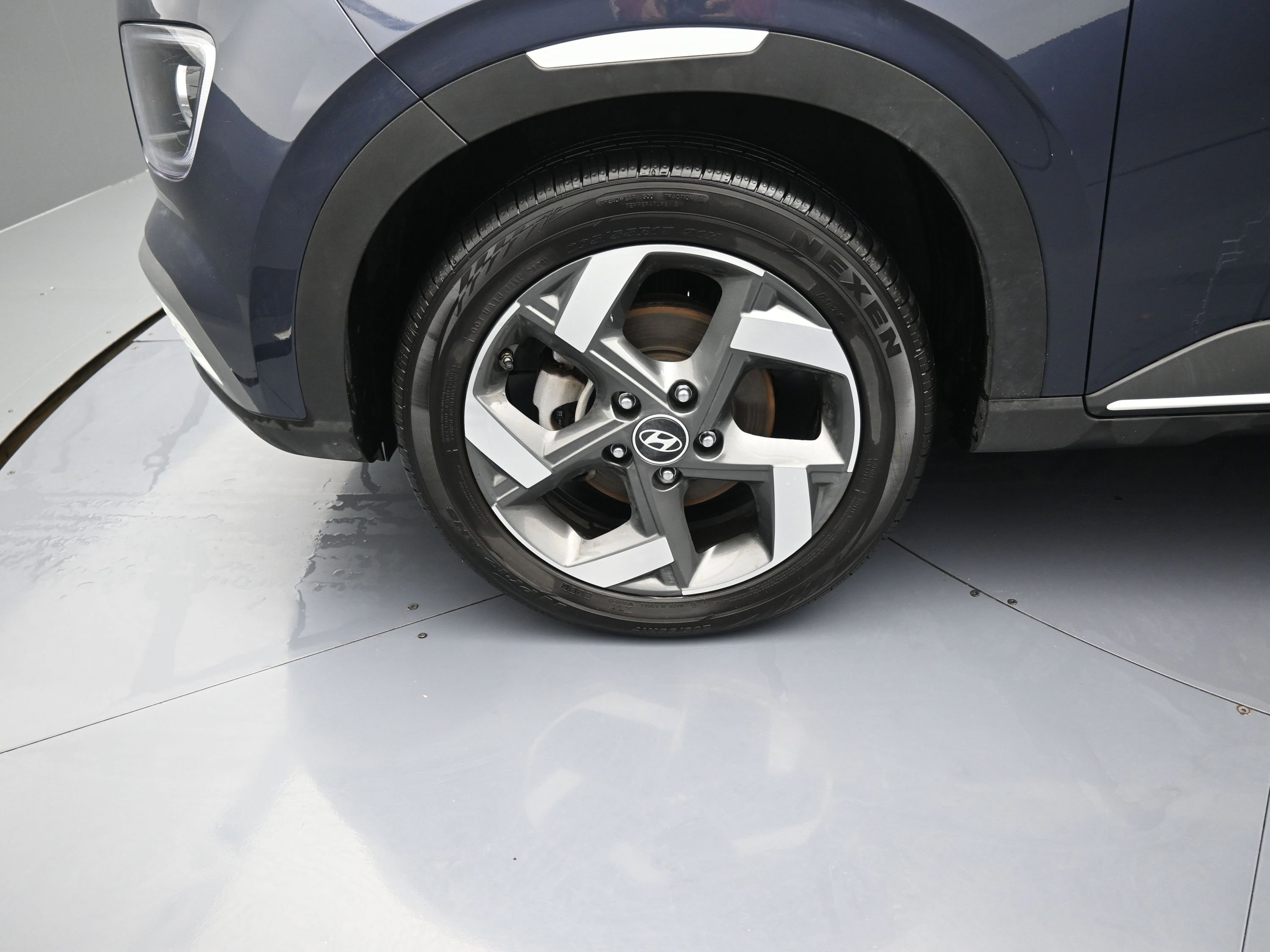 Used 2023 Hyundai Venue Limited w/ Cargo Package image 28