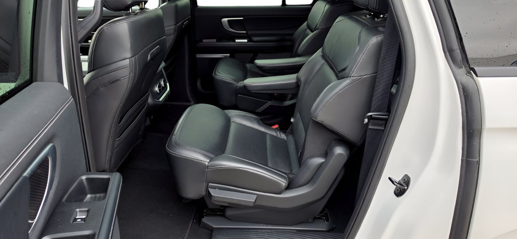Certified 2025 Ford Expedition Max Platinum w/ Stealth Appearance Package AWD/4WD image 28