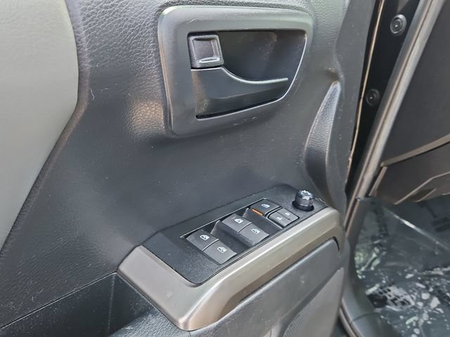 Used 2022 Toyota Tacoma SR5 AWD/4WD image 24