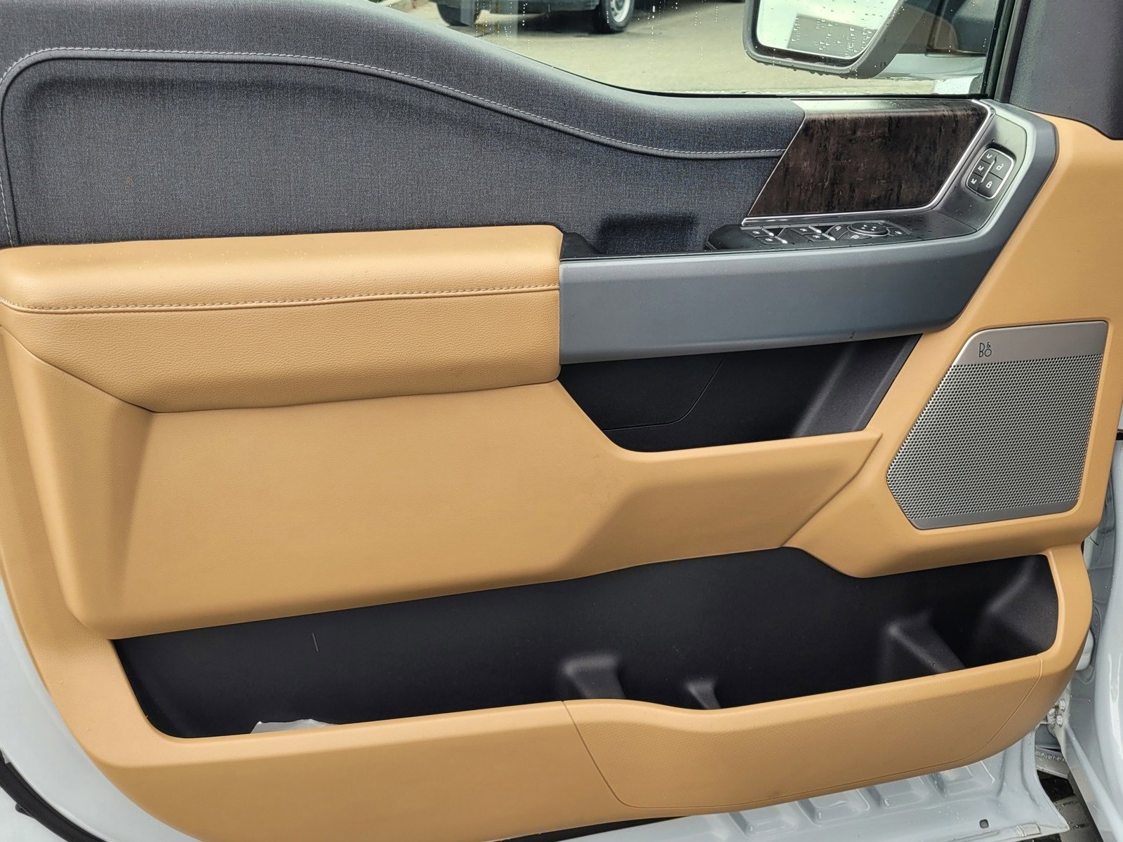 Certified 2022 Ford F150 Lariat w/ Equipment Group 502A High image 16