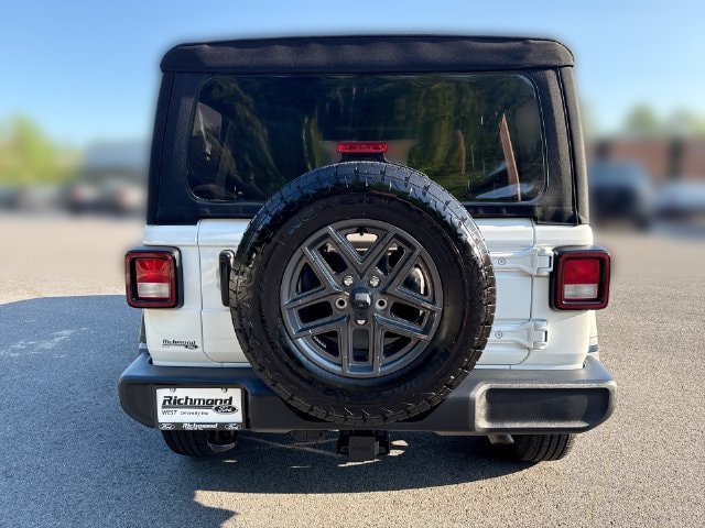 Used 2024 Jeep Wrangler Unlimited Sport AWD/4WD image 7
