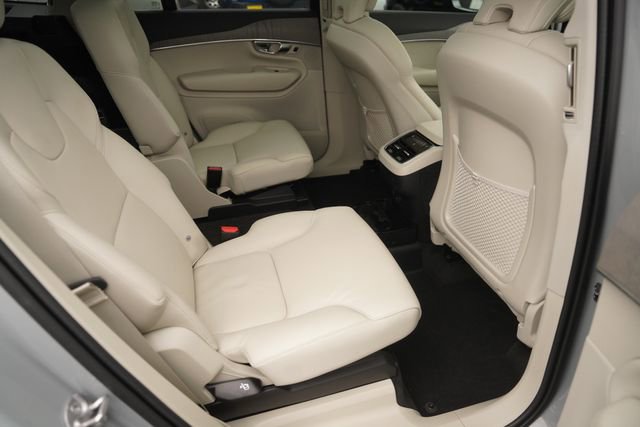 Used 2025 Volvo XC90 B6 Plus w/ Protection Package Premier AWD/4WD image 16