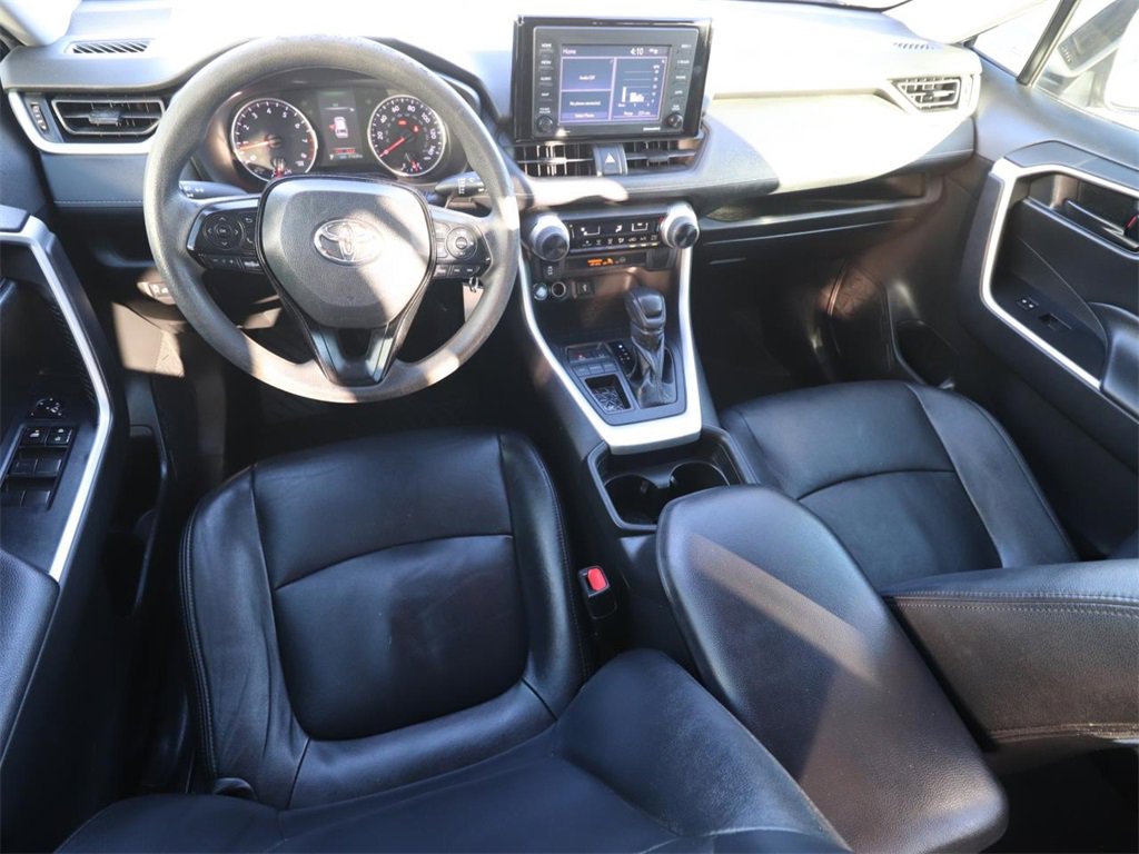 Used 2020 Toyota RAV4 LE image 6
