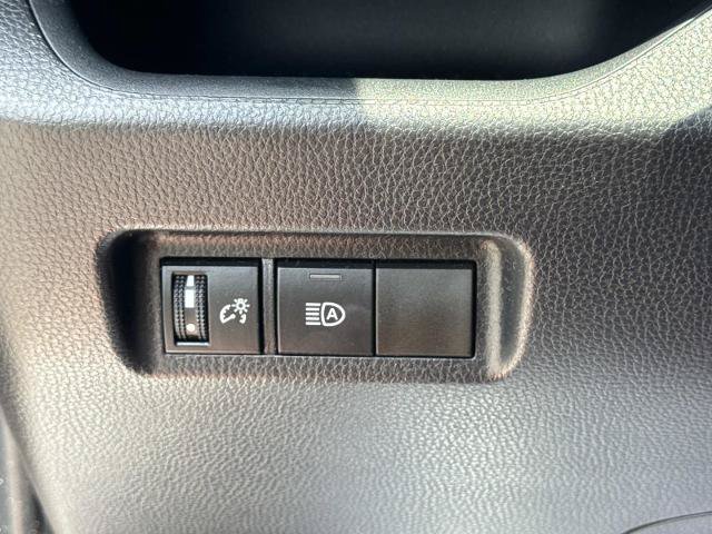 Used 2025 Toyota RAV4 XLE AWD/4WD image 17