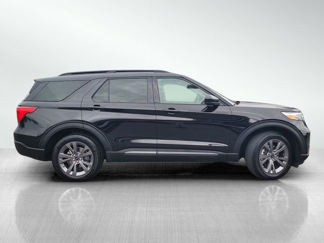 Certified 2023 Ford Explorer XLT w/ Equipment Group 202A AWD/4WD image 3