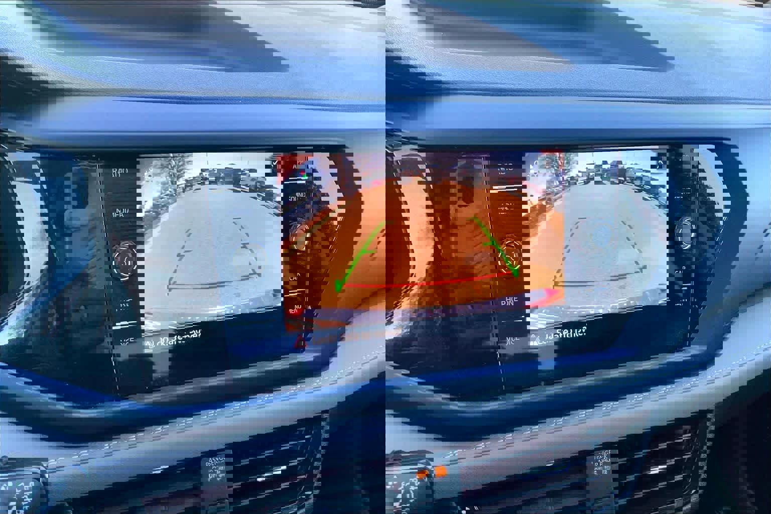 Used 2024 Volkswagen Taos SE w/ Black Wheel Package image 27