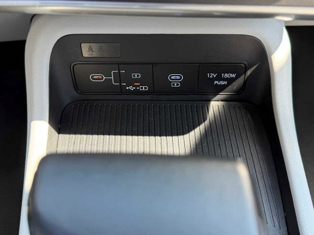 Used 2025 Hyundai Kona SEL image 18