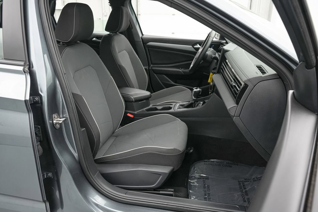 Used 2025 Volkswagen Jetta Sport FWD image 20