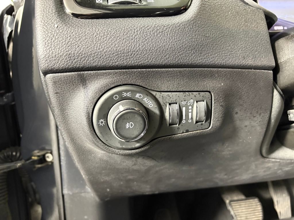 Used 2018 Jeep Compass Limited image 14