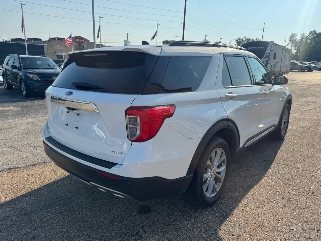 Certified 2022 Ford Explorer XLT w/ Equipment Group 202A AWD/4WD image 7