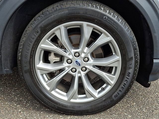 Certified 2023 Ford Explorer XLT w/ Equipment Group 202A AWD/4WD image 8