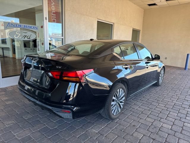 Used 2024 Nissan Altima 2.5 SV FWD image 4