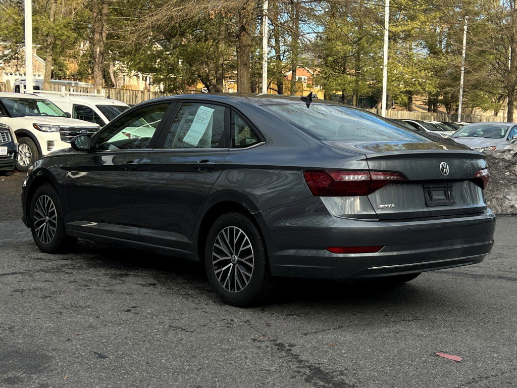 Used 2021 Volkswagen Jetta SE w/ SE Cold Weather Package image 3