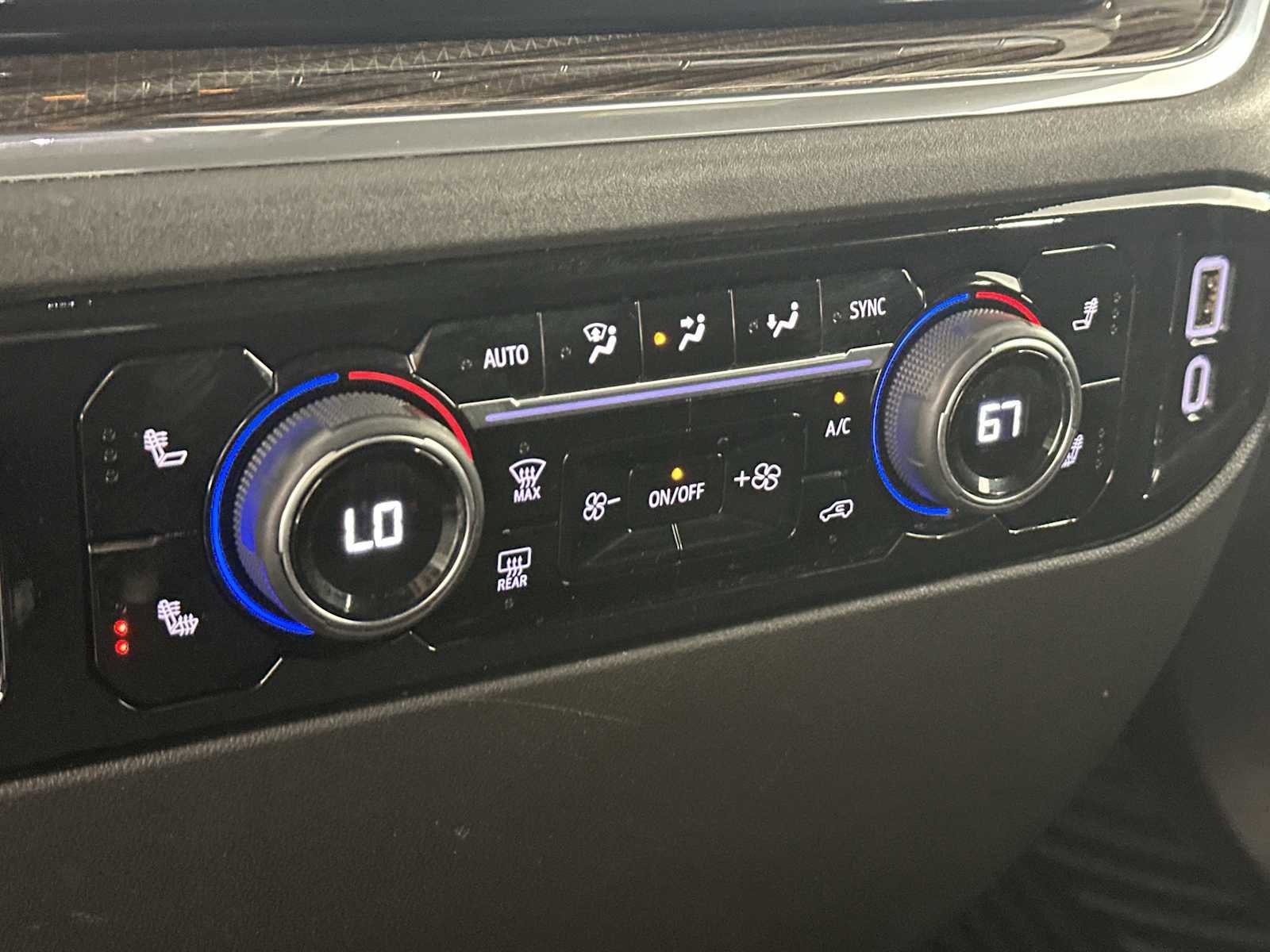 Used 2025 Chevrolet Silverado 1500 LT image 32