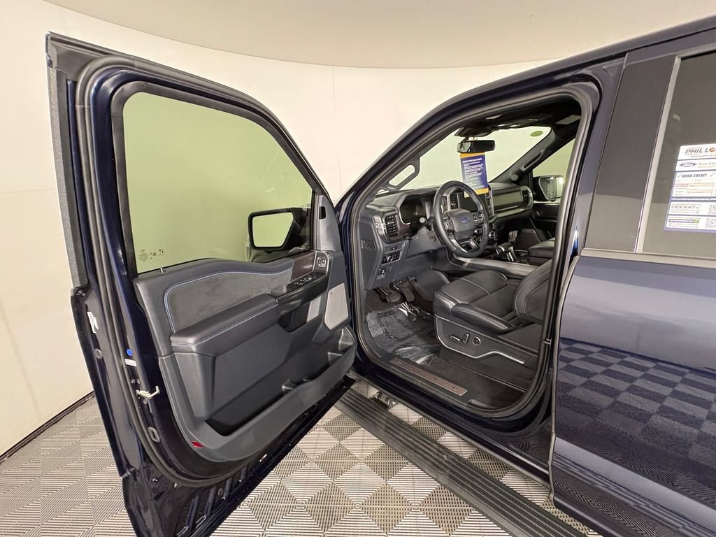 Certified 2025 Ford F150 Platinum w/ FX4 Off-Road Package AWD/4WD image 11