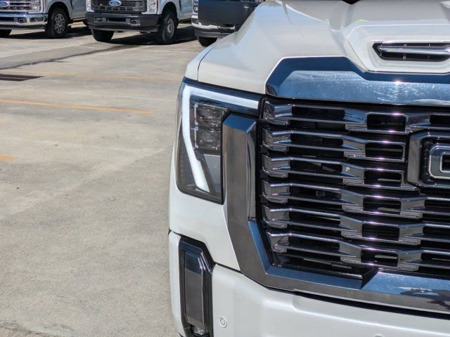Used 2024 GMC Sierra 3500 Denali Ultimate image 9