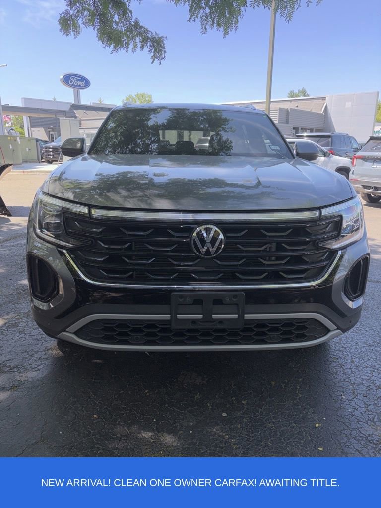 Used 2024 Volkswagen Atlas Cross Sport SE w/ Panoramic Sunroof Package FWD image 8