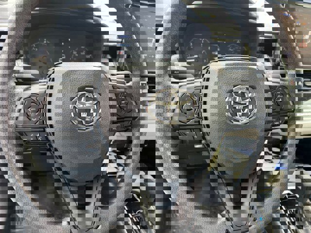 Used 2023 Toyota Corolla LE image 14