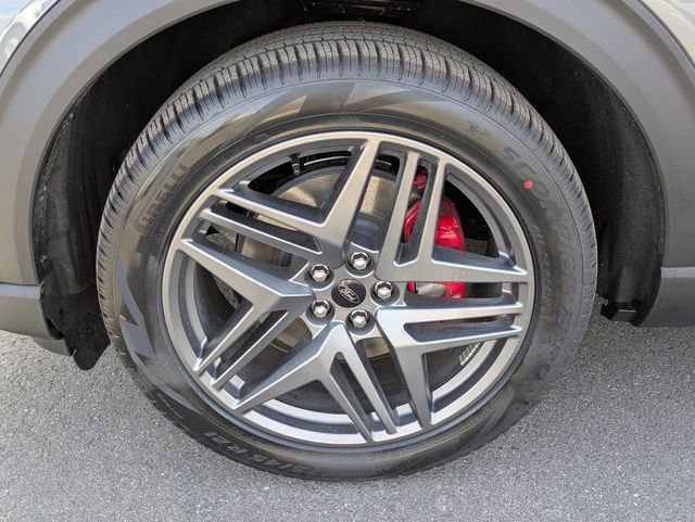 Certified 2026 Ford Explorer ST-Line w/ ST-Line Street Pack image 11