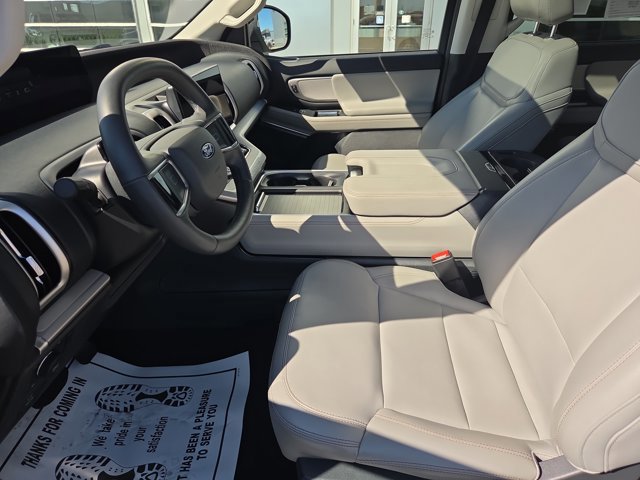 Certified 2025 Ford Expedition Active image 12