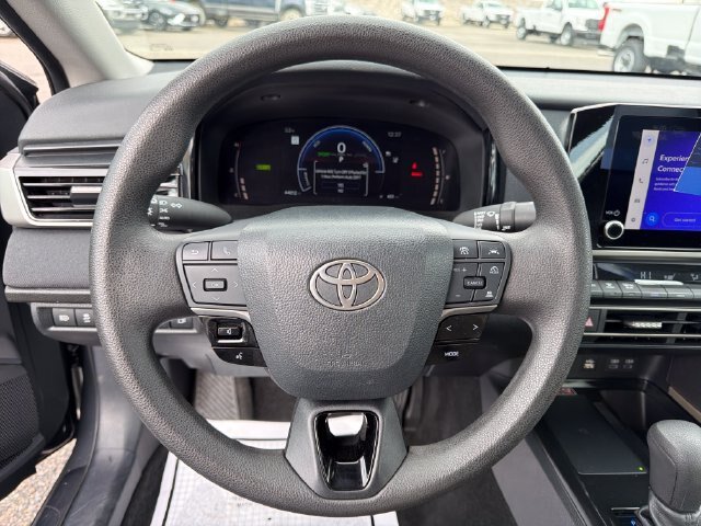 Used 2025 Toyota Camry LE FWD image 24