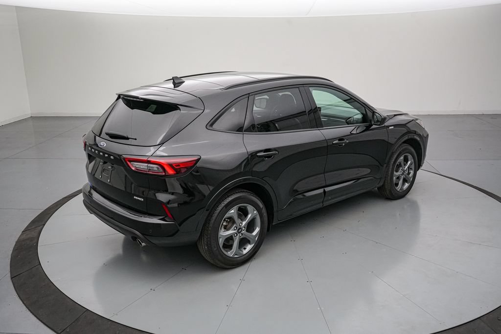 Certified 2024 Ford Escape ST-Line w/ Tech Pack #1 AWD/4WD image 4