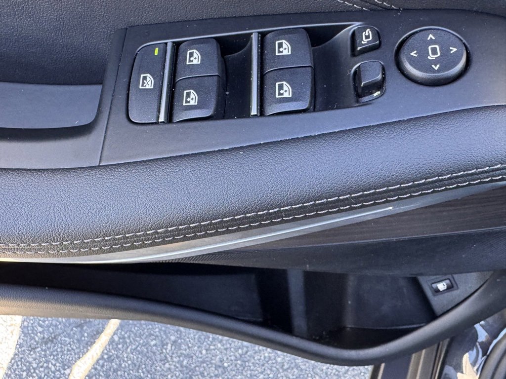 Used 2024 BMW X5 xDrive50e w/ Parking Assistance Package image 17