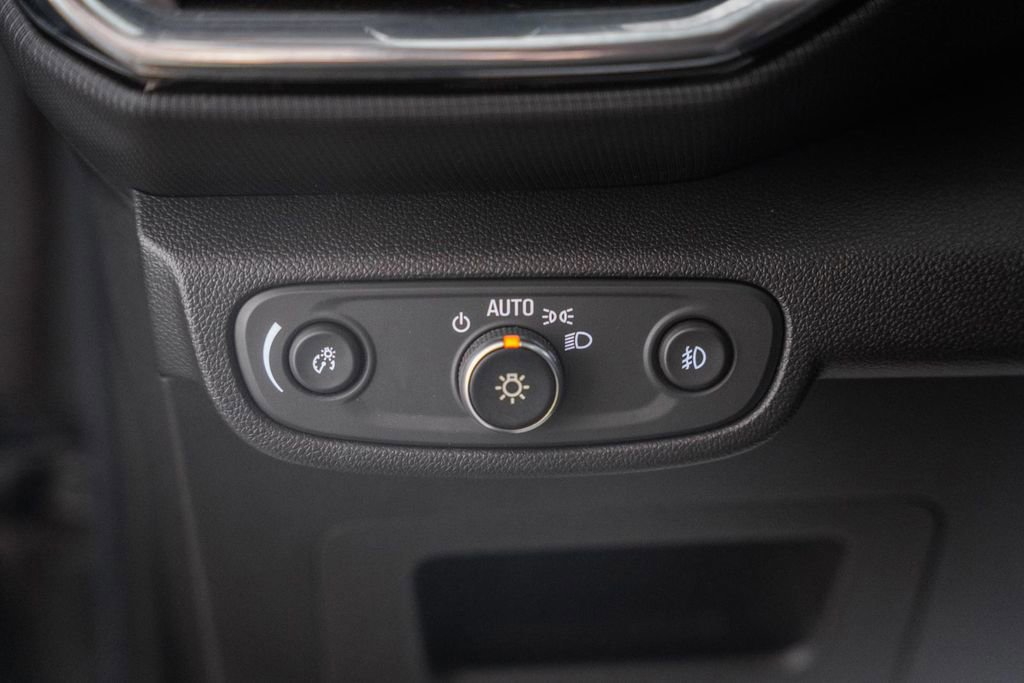 Used 2023 Chevrolet TrailBlazer LT w/ Convenience Package image 39