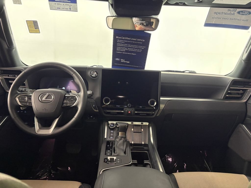 Used 2025 Lexus GX 550 w/ Accessory Package (CT) AWD/4WD image 27