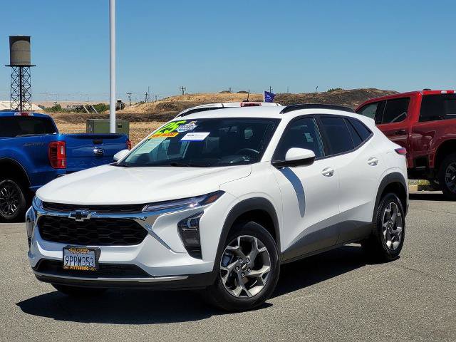 Used 2025 Chevrolet Trax LT w/ Driver Confidence Package FWD image 8
