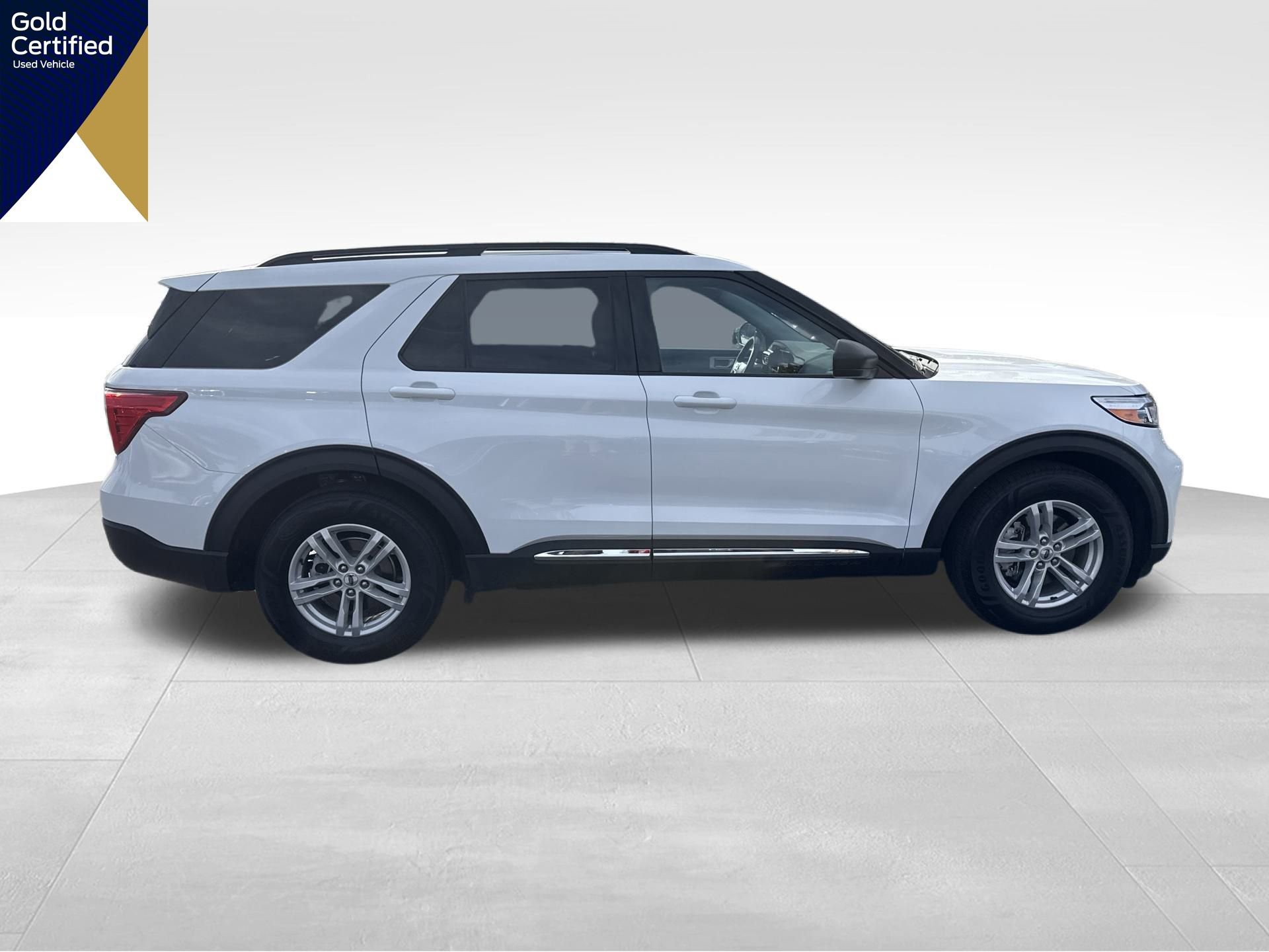 Certified 2024 Ford Explorer XLT w/ Equipment Group 202A image 10