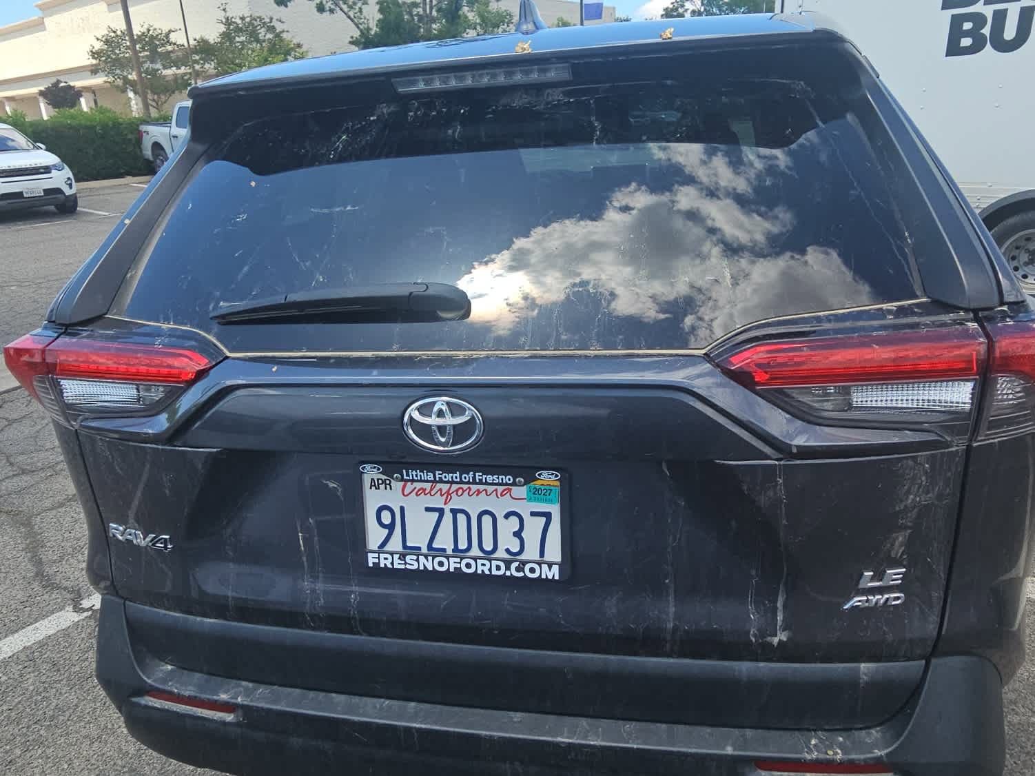Used 2024 Toyota RAV4 LE AWD/4WD image 8