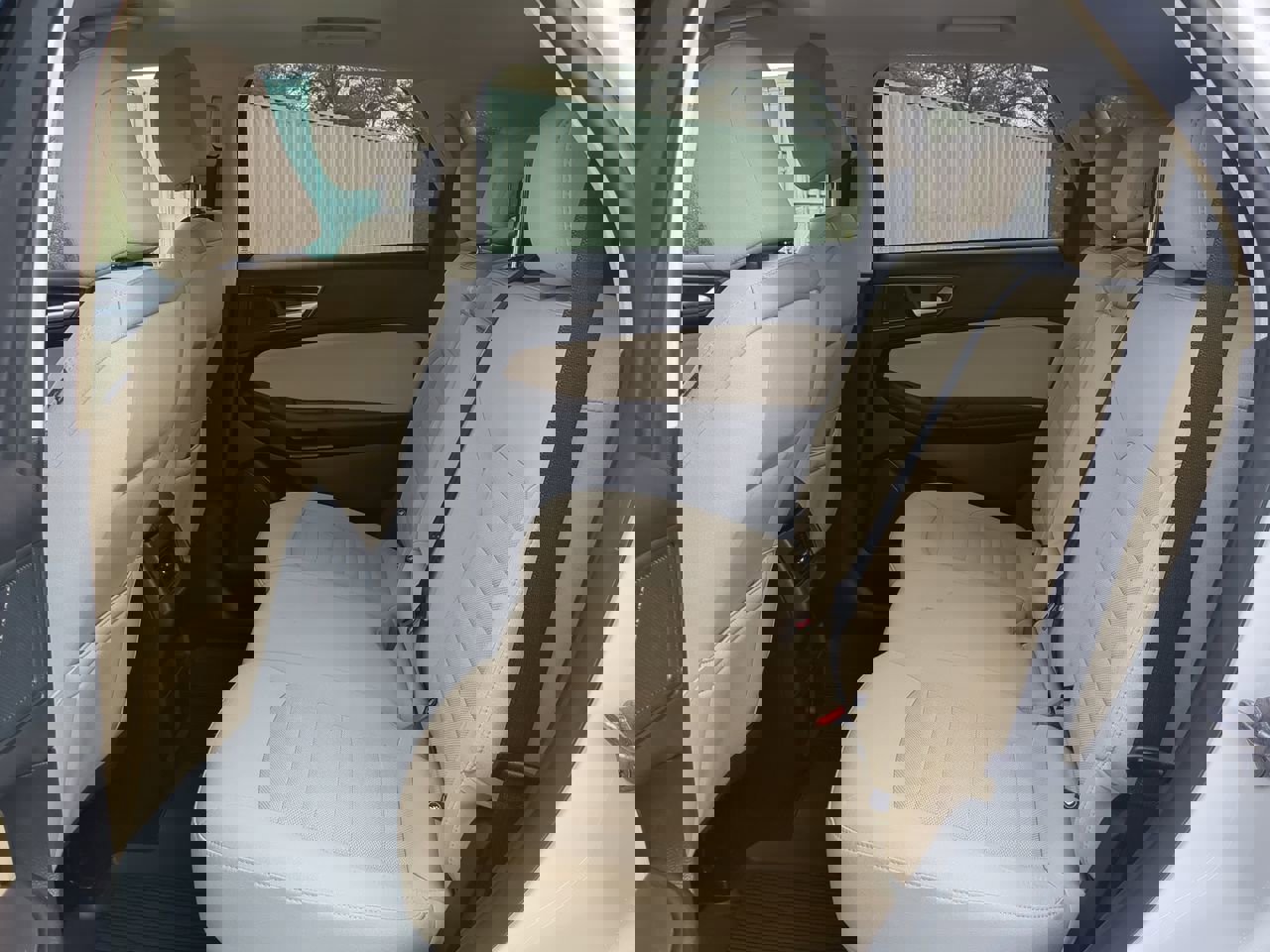 Certified 2024 Ford Edge SE image 12