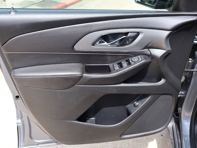 Used 2020 Chevrolet Traverse LT image 23