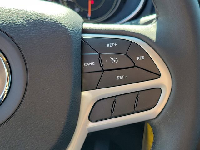 Used 2022 Jeep Cherokee Latitude w/ Trailer Tow Group AWD/4WD image 17