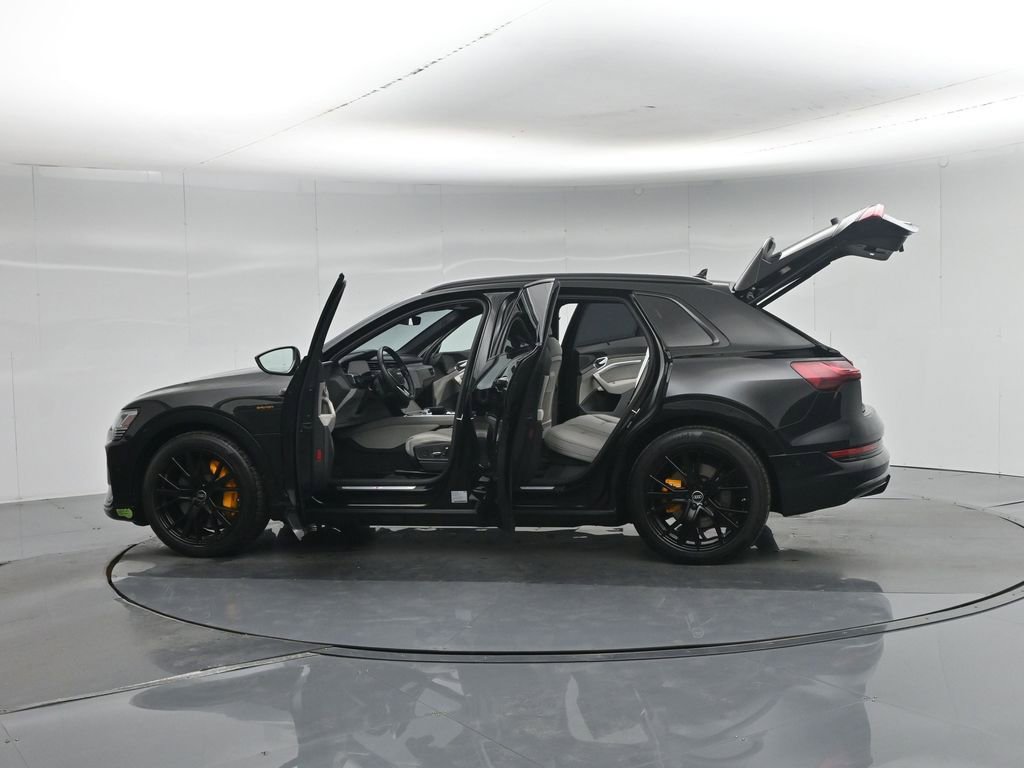 Used 2023 Audi e-tron Chronos w/ Chronos Package AWD/4WD image 39